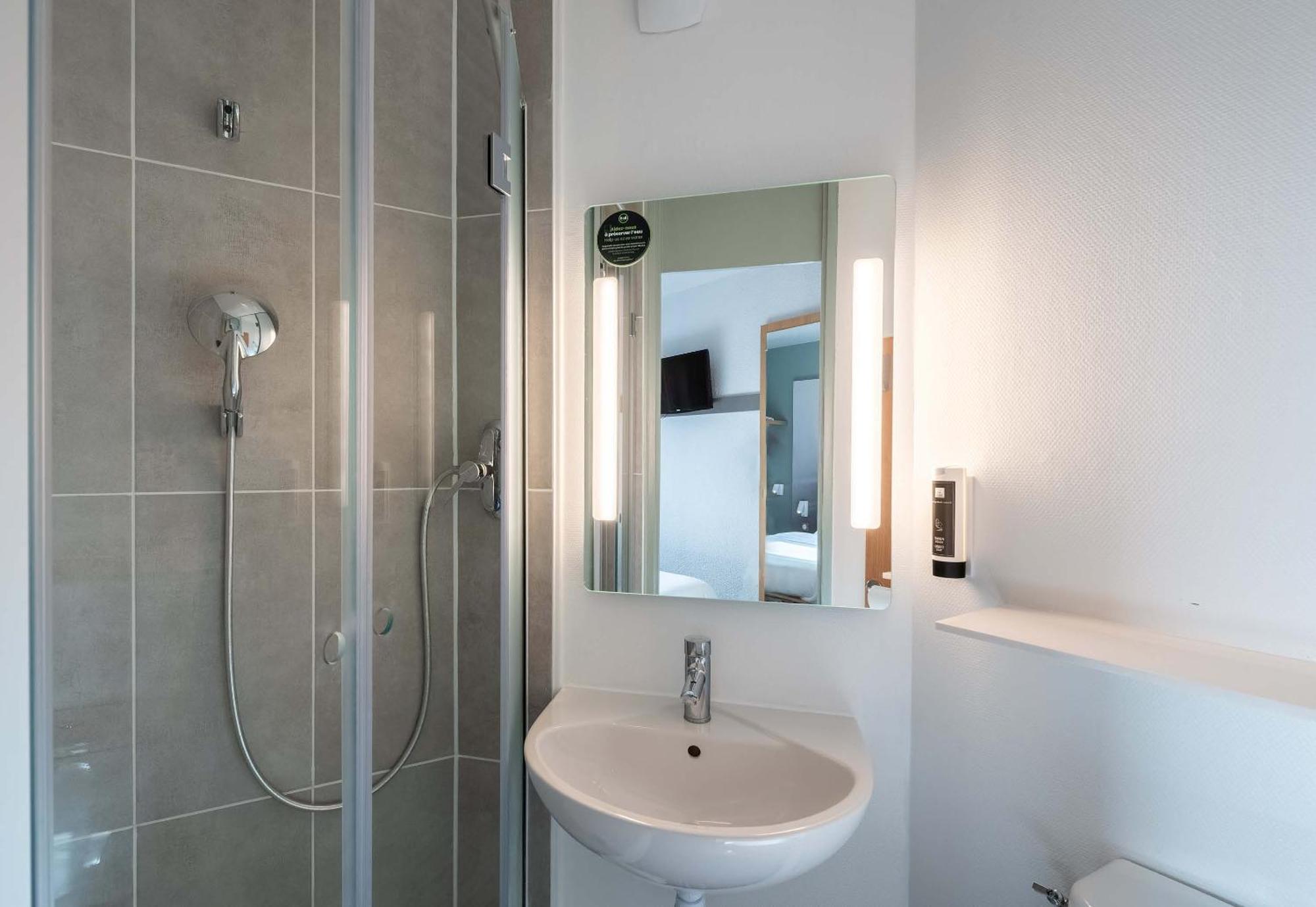 B&B Hotel Lille Lezennes Stade Pierre Mauroy Ngoại thất bức ảnh